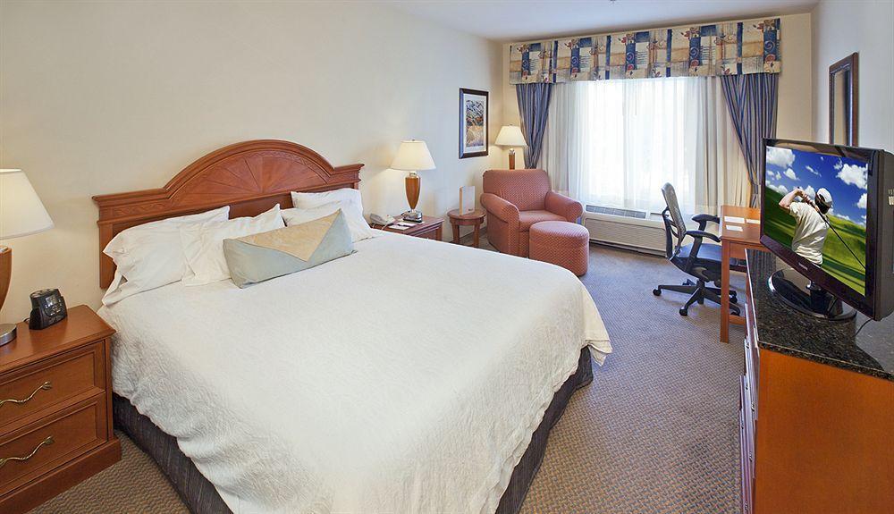 Hilton Garden Inn Ontario Ранчо-Кукамонга Номер фото